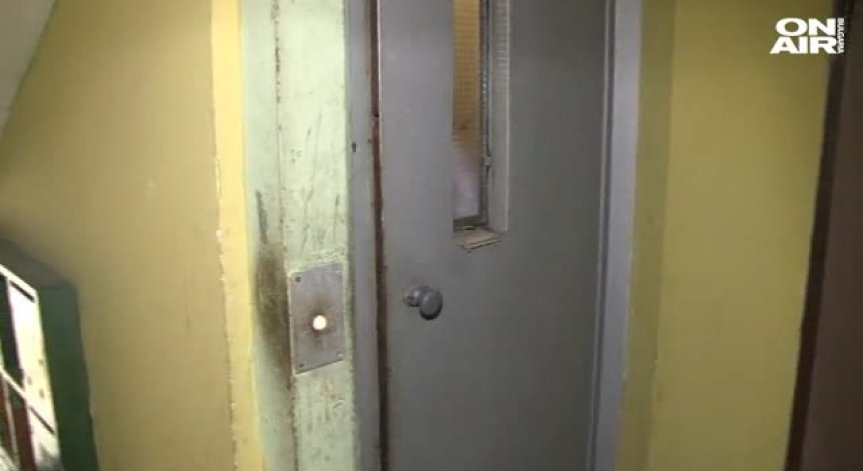 Етажна собственост в Русе осъди касиерка на вход