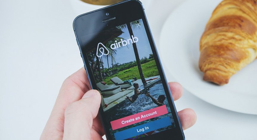 Как основателите на Airbnb загубиха $3 млрд. само за ден
