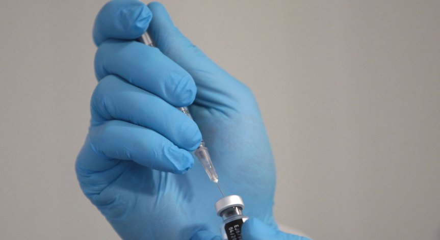 ЕС призова всички над 40 г. спешно да си поставят подсилваща доза ваксина