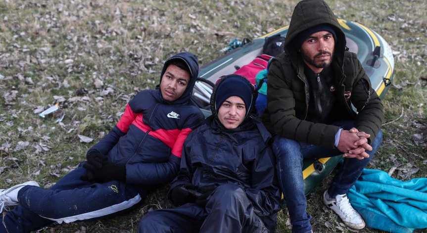 Гърция спира да приема молби за убежище