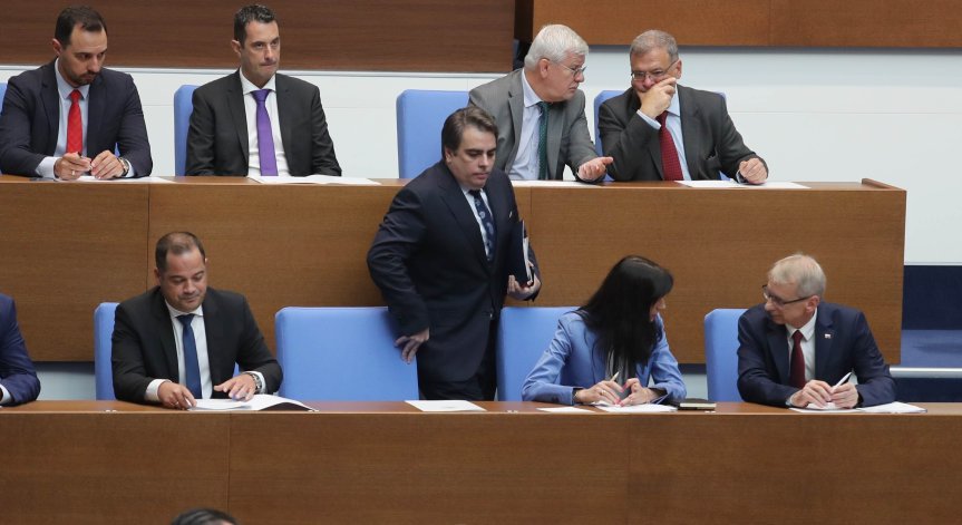 Василев: Българската държава ще спестява близо 500 млн. лева от лихви, ако приеме еврото