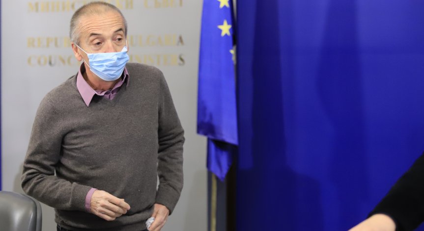 Мангъров: Мерките и карантината са излишни, не ми е цел да влизам в политиката