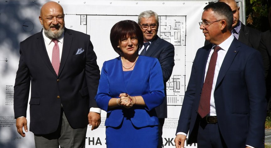 Красен Кралев направи първа копка на нова спортна зала в Кърджали