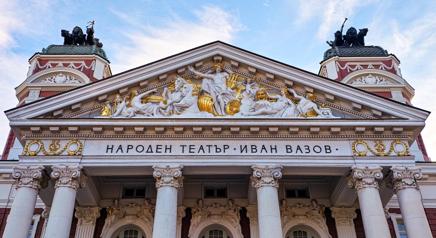 Рекорден интерес към Народния театър: Близо 10 000 продадени билета в празничната кампания