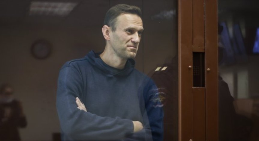 Навални е лишаван от сън и страда от болки в гръбнака, твърдят адвокатите му