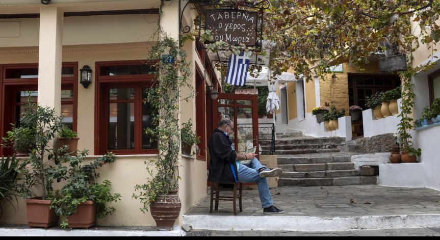 От 19 април Гърция премахва задължителната карантина за граждани на ЕС