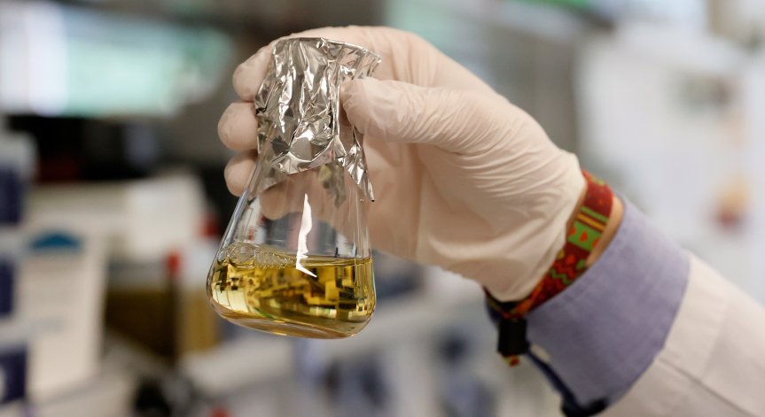 ЕК иска предварително да закупи до 6 ваксини срещу Ковид-19