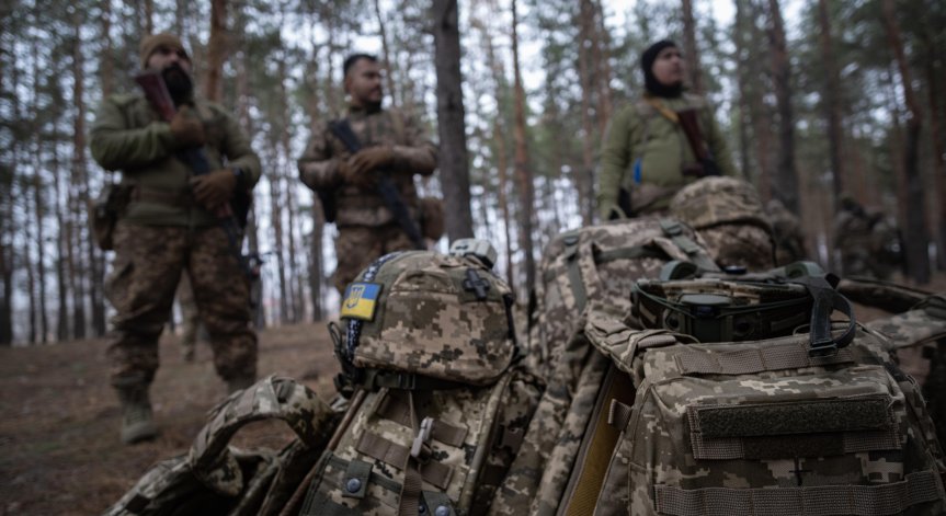 Някои от близките общини са имали проблеми с електроснабдяването след удара.