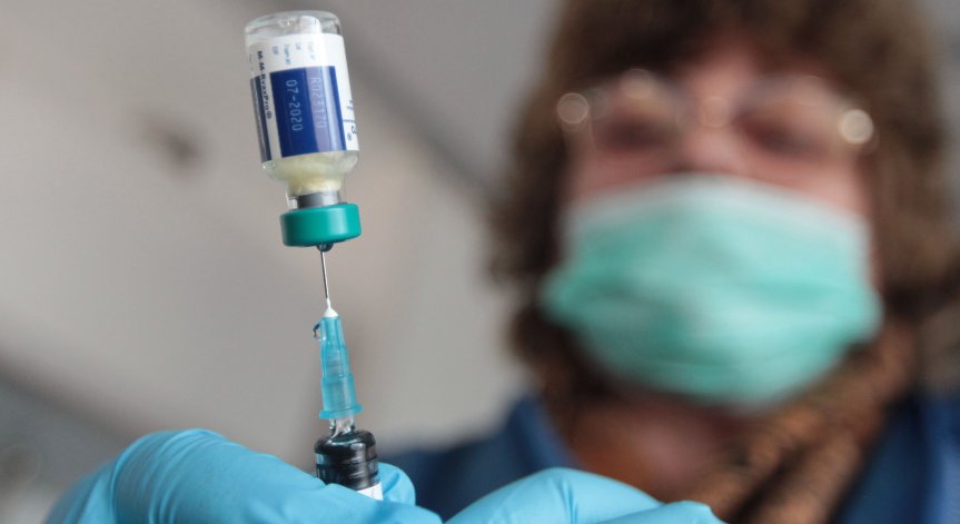 Противогрипните ваксини свършиха за две седмици – ще има ли ново зареждане?