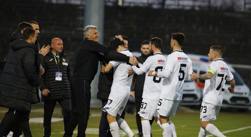 С гол в добавеното време 