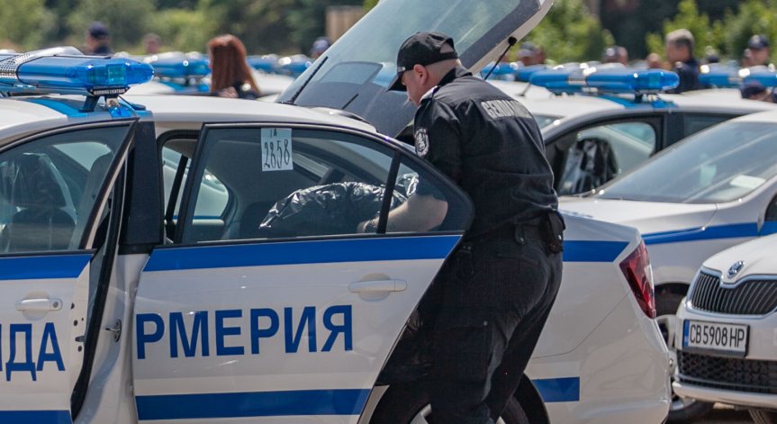 88-годишният мъж паднал на земята.
