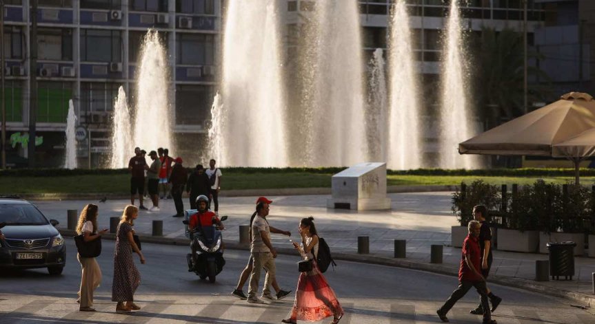 Опозицията не очаква резултат от тази политика.