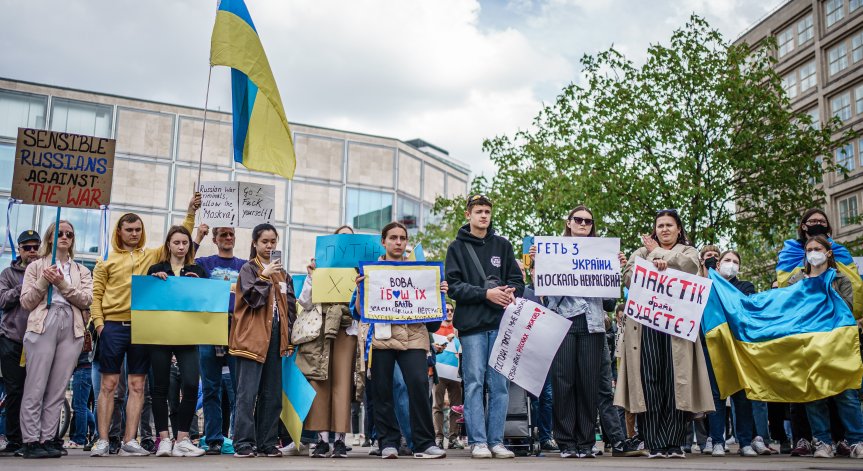 Украинците в Германия получават социални помощи като за германски граждани