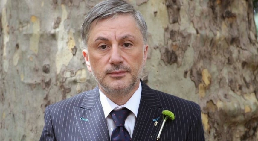 Денди е намерен в безпомощно състояние, откаран е в болница