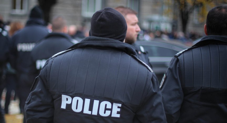 Разбиха група за трафик на мигранти, превозът бил между 3000 и 4500 евро