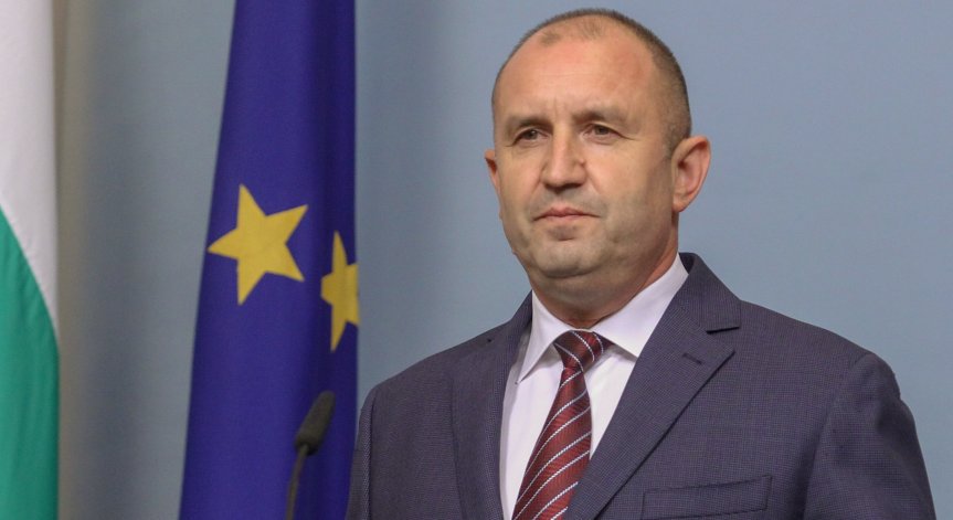 Радев пристигна в Талин, ще участва в инициативата 