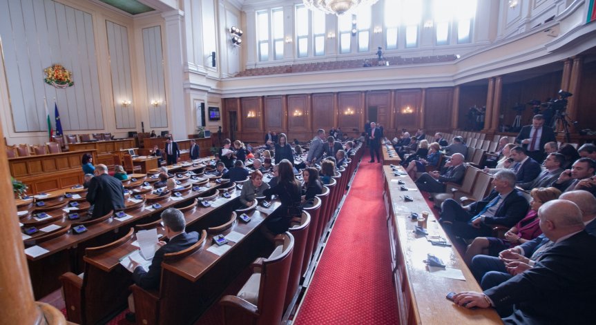 Кворум на ръба, бойкот и високо напрежение в НС заради Изборния кодекс