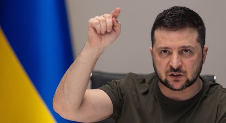 Херсон се връща към живота: Разминират града, мобилните телефони отново работят