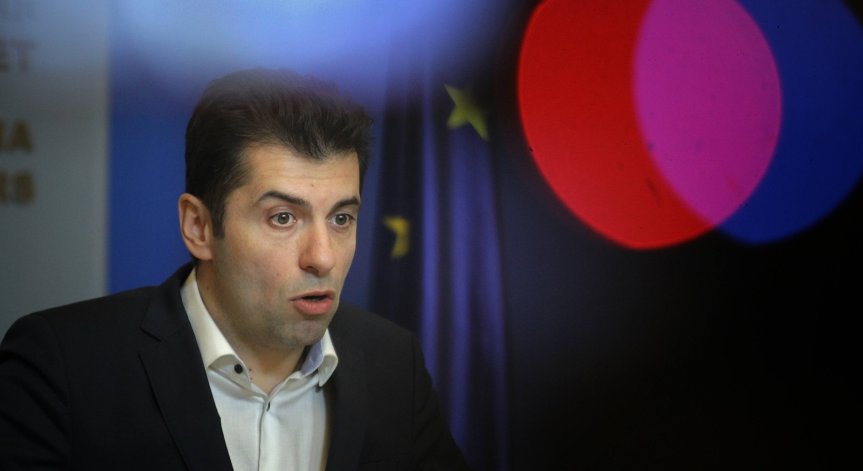 Кирил Петков: Ще питаме Калин Стоянов защо неговите полицаи пак бият хората