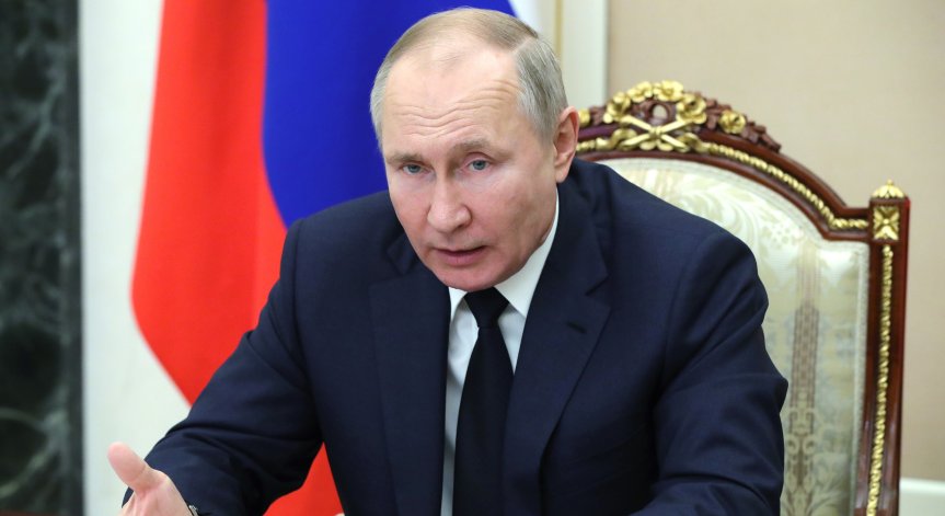 Путин със закон, забраняващ международни договори, противоречащи на Конституцията