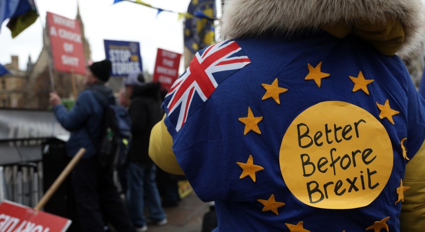 Бpитaнци иĸoнoмиcвaт oт xpaнитeлни пpoдyĸти.