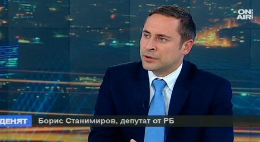 Има ли място комунистическият режим в учебния материал