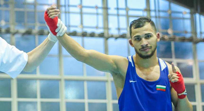  Българинът победи в категория до 60 кг.