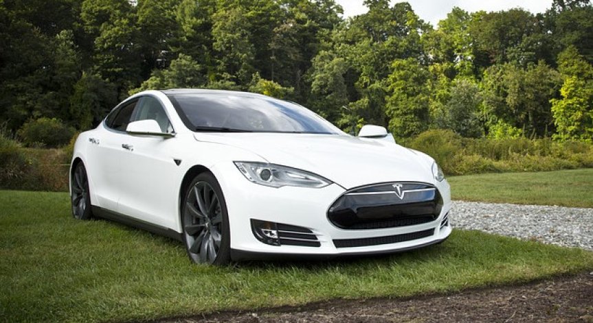 Завод на Tesla със заповед да остане затворен
