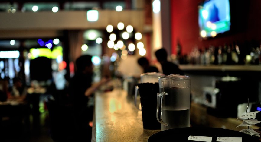 Забранява се употребата от деца на алкохол, цигари и наргилета 