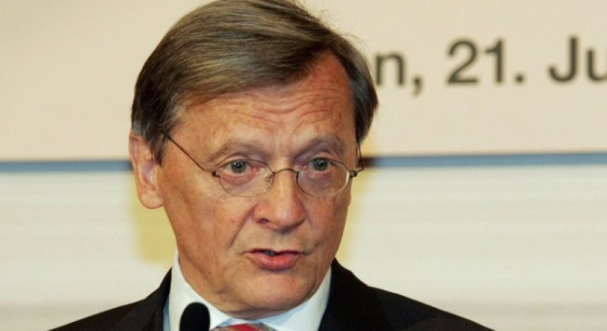 Бивш австрийски канцлер напуска надзорния съвет на 