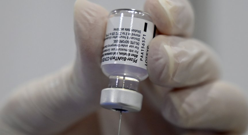 Болниците в Чехия са на ръба, страната получава 100 000 дози на Pfizer от Франция