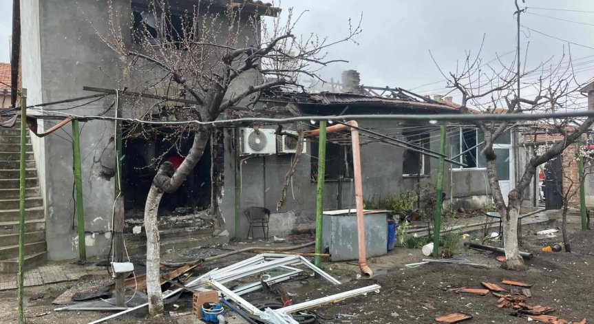 Огънят е възникнал от детонацията на газовата бутилка.