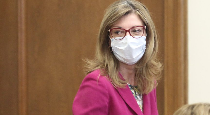 Захариева: България да инициира дебат за общи критерии за свободното придвижване