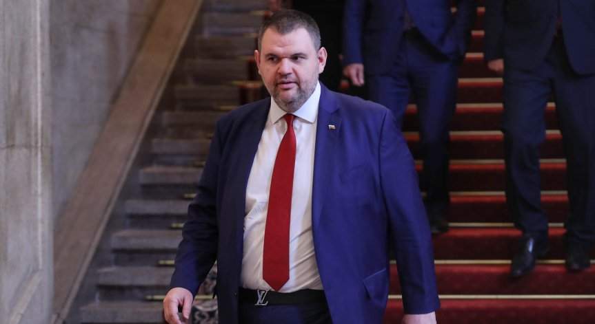Пеевски: Бойко Рашков няма място в политиката, а по трапезите с пудела