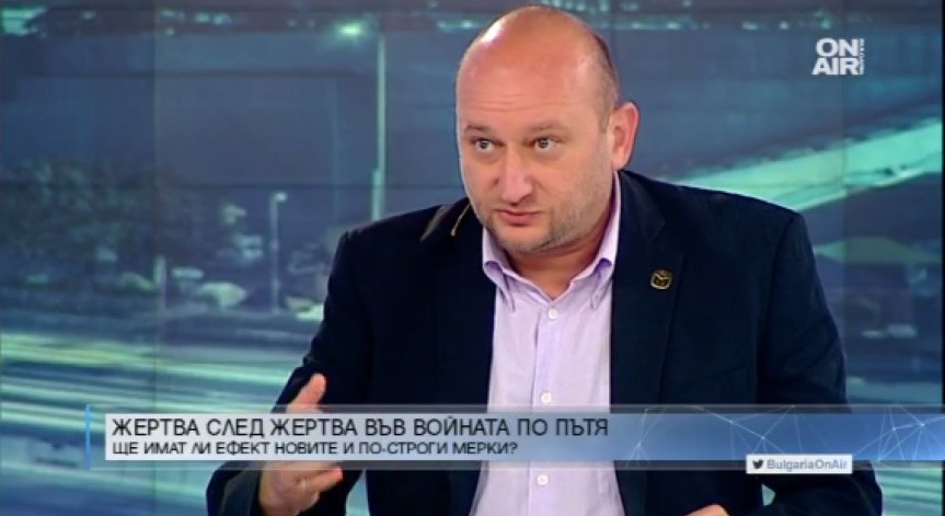 Шефът на МЕНСА: Жертвите на пътя няма да намалеят, ако махнат знаците за камери