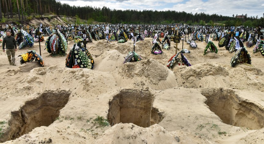 Телата на 1288 цивилни са открити край Киев, повечето са разстреляни