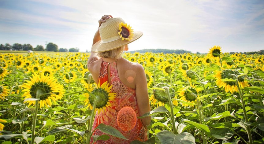 Може ли слънчевата светлина да предизвика стареене на кожата?