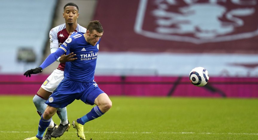 Астън Вила победи завърналия се в елита Лестър.