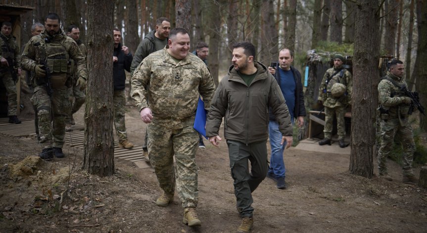 Зеленски освободи помощника си и редица свои съветници