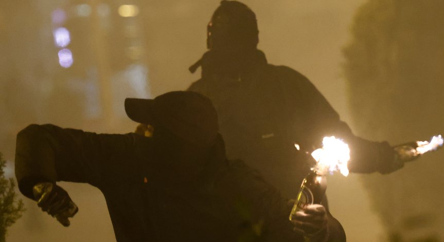 Двама руснаци получиха по 19 г. затвор за тероризъм след протест срещу мобилизацията