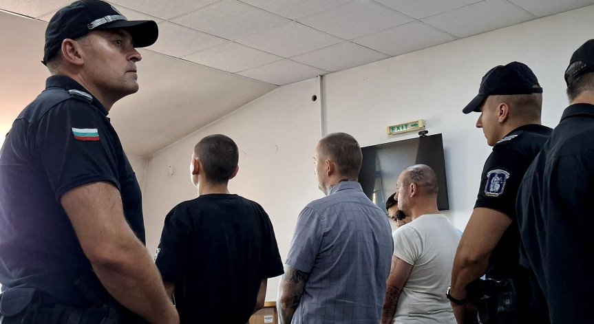 Освободиха двама от тримата обвинени за неонацистката група 