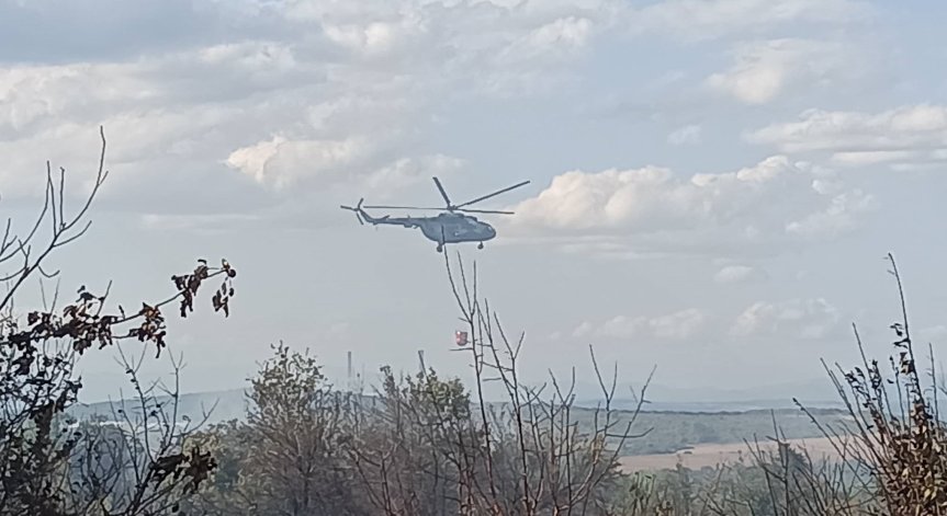 Пожарът е ограничен.