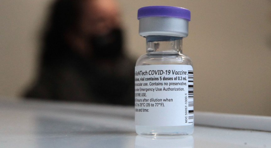 Ваксината на Pfizer осигурява дългосрочна защита при юноши