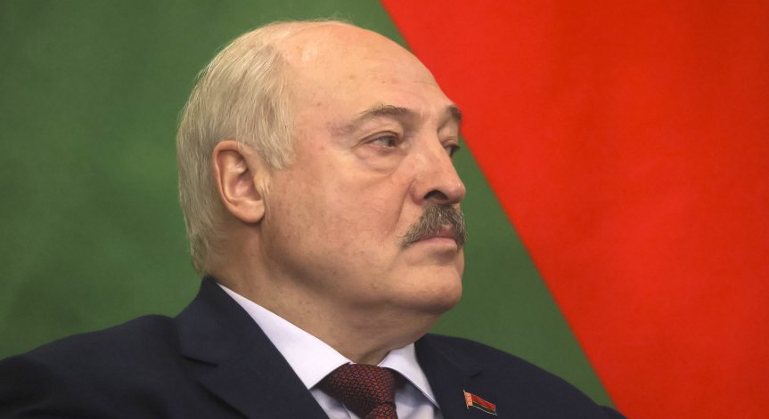 Комисията отказа на двама опозиционни политици.