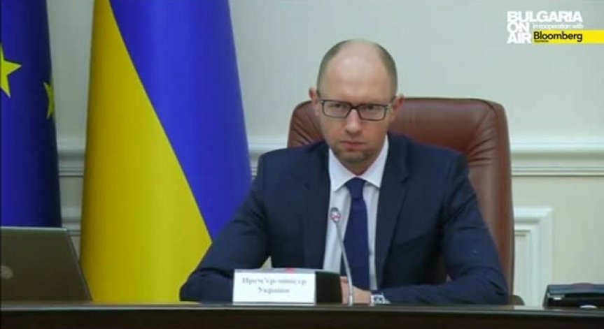 Яценюк: Силна армия, която да спира Русия, е главна задача за Украйна