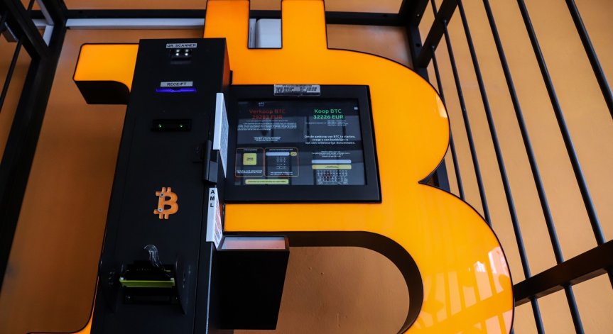 Биткойн се насочва към най-голям тримесечен спад в цената от над 10 г.