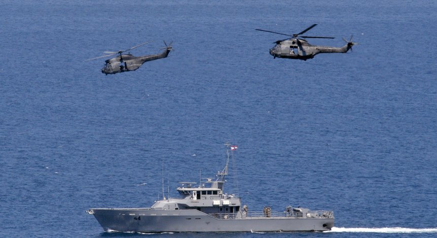 Двама моряци от ВМС на САЩ са арестувани за споделяне на информация с Китай