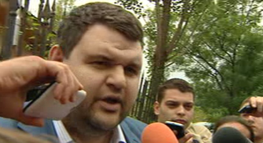 Пеевски се яви на разпит в столичното следствие