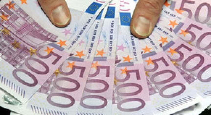 30 финансови институции искат да спасят Гърция