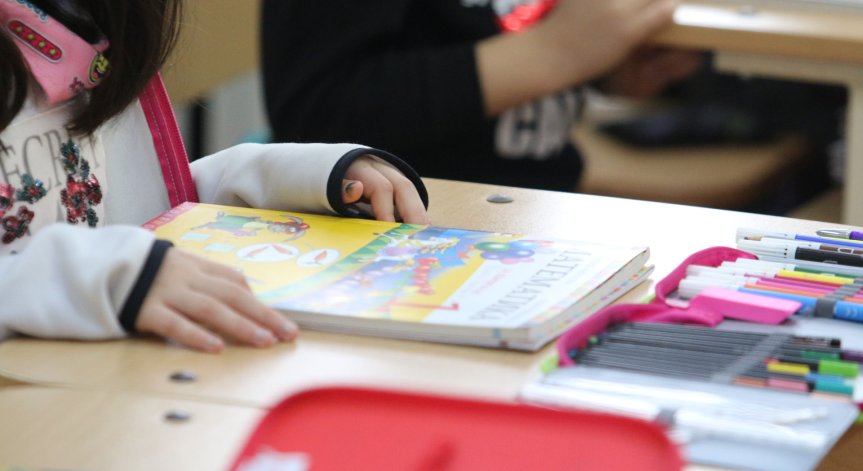 Учениците от 5 до 12 клас от малките населени места се връщат в клас